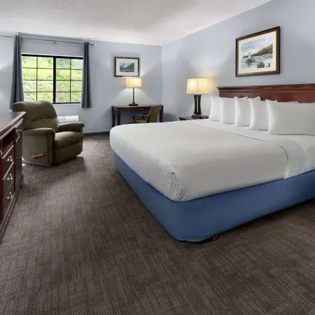 Days Inn by Wyndham Iron Mountain