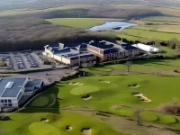 Whittlebury Hall and Spa فنادق في Whittlebury