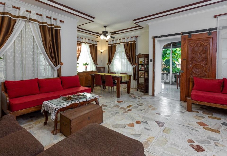 1. Villa Ra..