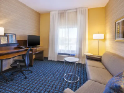 Fairfield Inn & Suites Plattsburgh 克林頓縣酒店