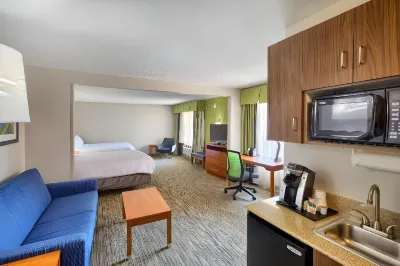 Holiday Inn Express & Suites Raleigh North - Wake Forest Hotels in Raleigh