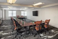DoubleTree Suites by Hilton Hotel Detroit Downtown - Fort Shelby - Business