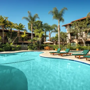 DoubleTree by Hilton Claremont Các khách sạn gần Đại học Scripps College