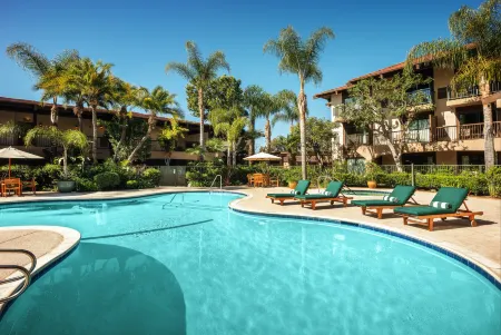 DoubleTree by Hilton Claremont