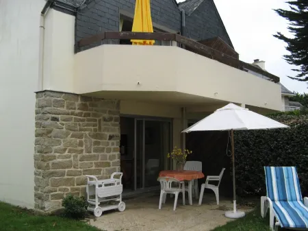 Apartment with garden in quiet and well placed residence wi-fi near beaches