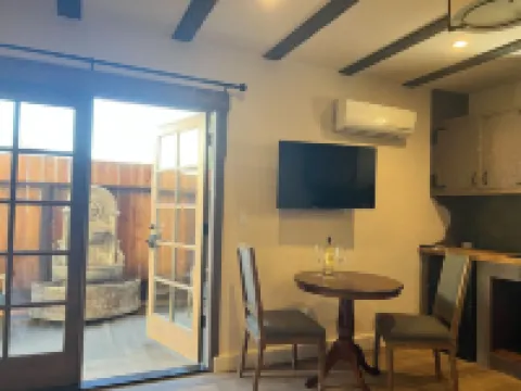 Charming Studio Suite Located Just Steps From Historic Sonoma Plaza