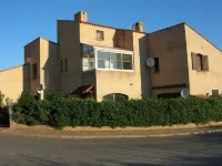 Appart F3, 75m2  on the ground floor with private access, assigned parking space