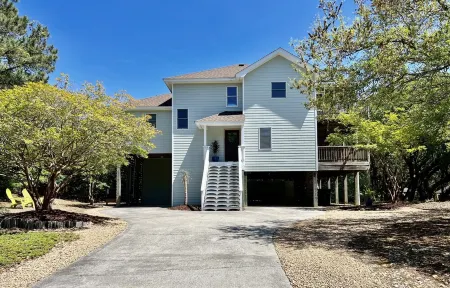 Perfect place for a beach getaway - 7 min walk to beach