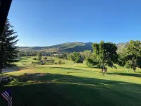 Year-round resort condo minutes from skiing, lake, golf, pool, sleeps 6