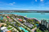 Waterfront in Old Marco!  Beautiful unit!  Deluxe!
