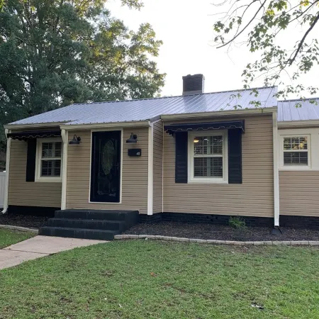Location Location : Downtown Cary NC- Dog friendly, quaint, clean home