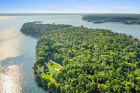 Sherwood Lighthouse Cabin - Near Boat Launch & State Park