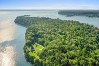 Sherwood Lighthouse Cabin - Near Boat Launch & State Park