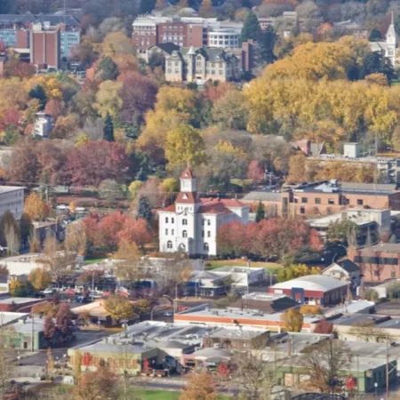 CAMPUS COTTAGE, GREAT LOCATION