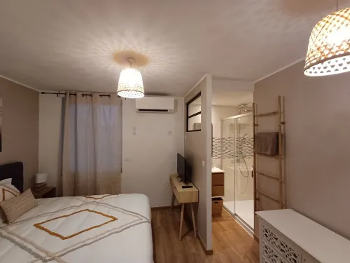 Villa Maris Stella 250m from Petit Fort Philippe beach