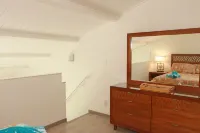 BEAUTIFUL OCEANFRONT MODERN West Maui Condo with Sunset Views! Hotel a 