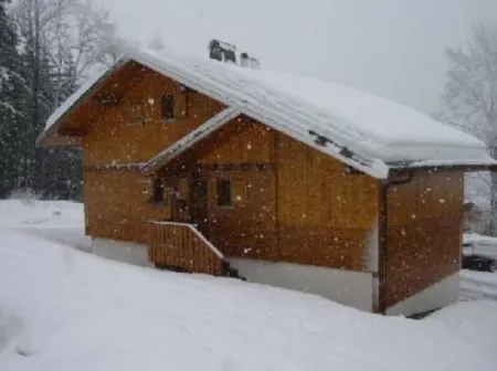 Superb Detached 4 Bedroom Family Chalet. Perfect for Winter and Summer.