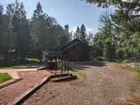 Secluded cabin in the woods-UTV, hunting, fishing, pet friendly