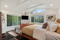 Cozy and comfortable, recently update studio house near Highlands and Cashiers Hotels in Hamburg