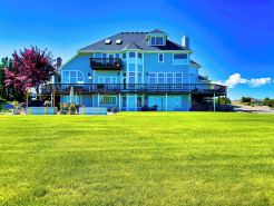 Private Hilltop Luxury Estate with Breathtaking Views!