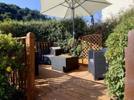 Dog friendly detached Nancecliff Cottage-enclosed garden & ocean view-Cornwall