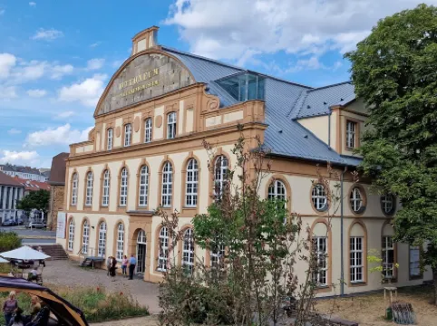 Exclusive and bright apartment in the centre