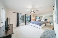Spectacular 180º Lake View Condo on Lake Hamilton!