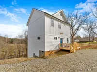 Mtn Views, 20 Mins to Asheville, 12 Mins to Skiing, Arcade Games Hotels in Mars Hill