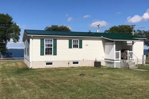 Modern Home, Beautiful St. Lawrence River View