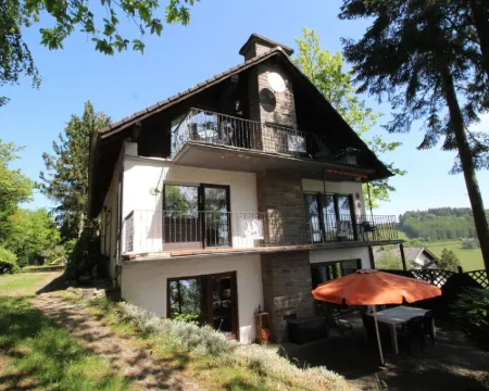 Cozy, comfortably furnished apartment for up to 7 people with balcony Hotels in Immerath