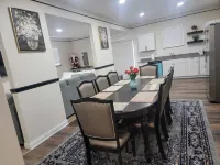 Beautiful 4 Bedroom Vacation Home in Columbus Ohio with Garage Parking