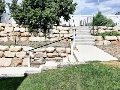 2 Bed/1 Bath daylight basement apartment-perfect for families!