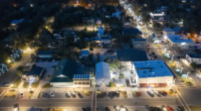 Cozy get-away within walking distances to bars, restaurants and the water front!