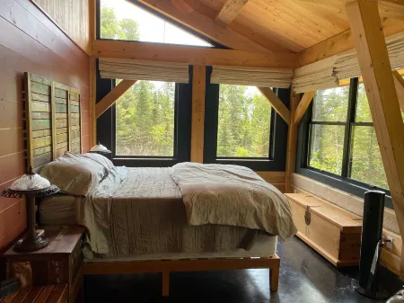 Dragonfly - Unique, tranquil retreat in Grand Marais, MN