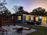 2 homes for 1 - Arcade, Firepit, Patio - Main house & Lrg guest house included! Hotels near Plato's Closet - Regency, FL