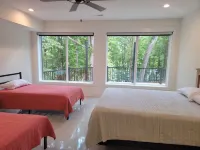 Lakefront home w/covered dock*Pool table*Kayak/SUP*11mi to Clemson*Hot tub