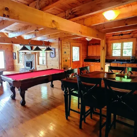 Spacious Cabin Retreat • Hot Tub • Pool Table • Firepit • Near Town/Train • Pets