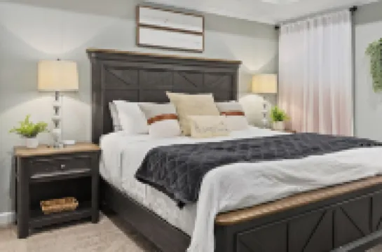 Stunning Cottage home with King bed! Pet-friendly!