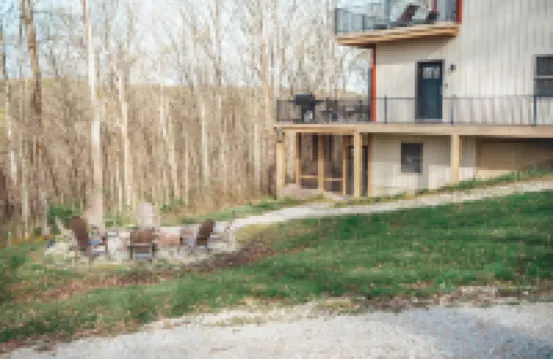 Spacious luxury cabin with hot tub and a great view!