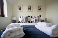 SPINDRIFT, Padstow, peaceful, views, parking - 10min walk to harbour