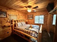 Wolves Den- Lakefront Cabin w/ Private Hot Tub
