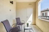 Luxury Suite King Bed 👑 Wi-Fi Pool Gym ✦ 55" Smart TVs 📺 Full Kitchen Hotels in der Nähe von Camarillo Station