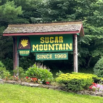 New to VRBO Cozy Sugar Hill Cabin 2 min to the slopes