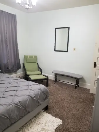 Relax Inn this Knotty & Nice entire Home