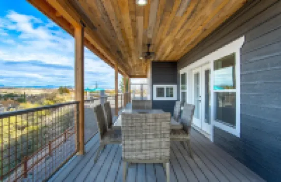 Swim & Stay at Old Town Overlook Across from Merkin Vineyards