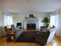 Cozy Farmette Easy Access Bedford PA