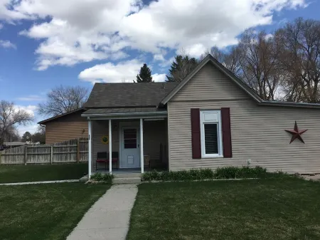 Downtown Cody!!! Bobbi's Bunkhouse on Alger