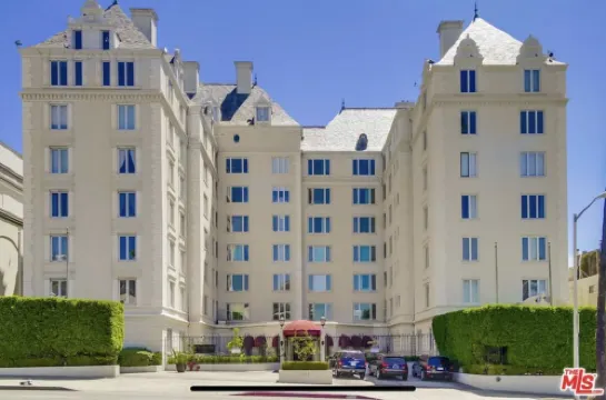 Modern Luxury Meets Hollywood Glamour