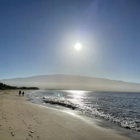 Relaxing Ocean Front Views on Maui! Island Sands Condominium