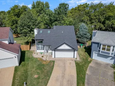 Spacious, 3 bedroom home, finished basement on quiet court Hotels near St. Joseph Catholic Church
